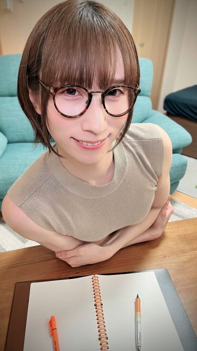 【秘密の保健室・大解禁👓】金曜夜は内緒で「あの衣装」を着ちゃいます……💓 (住民限定:秘密のオフショあり♡)