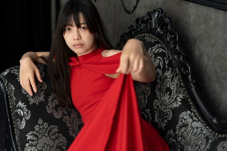 Rouge．Noir．